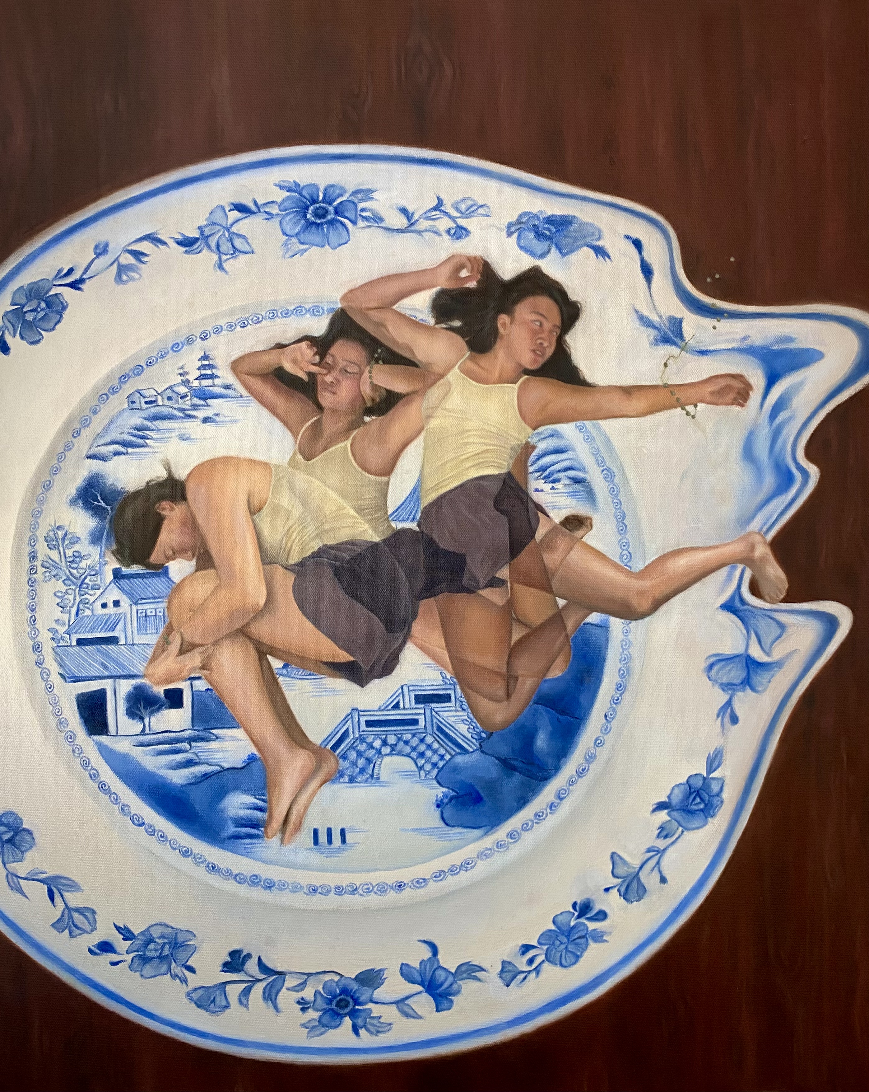 chinoiserie, three figures painted on a blue-and-white porcelain dish